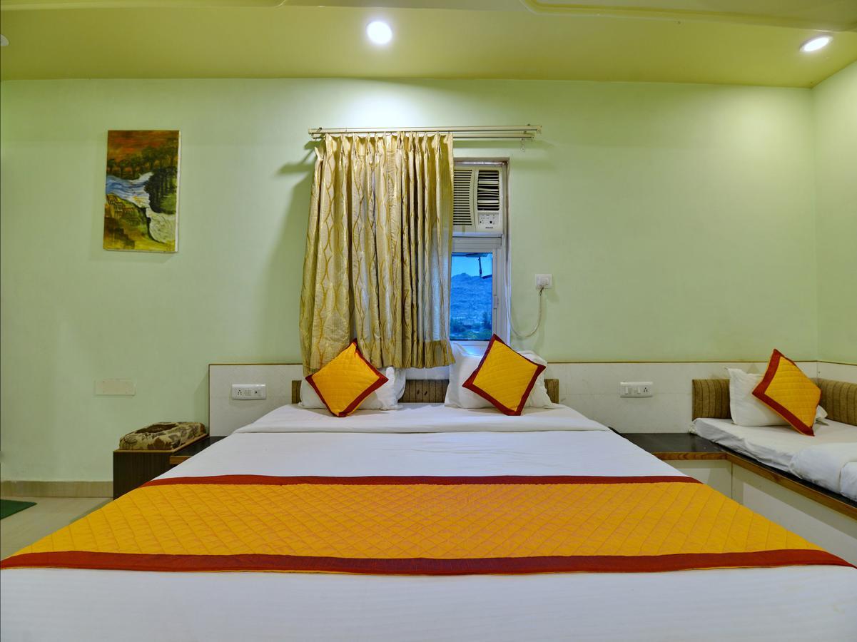 Oyo 2061 Hotel New Holiday Inn Аджмер Экстерьер фото