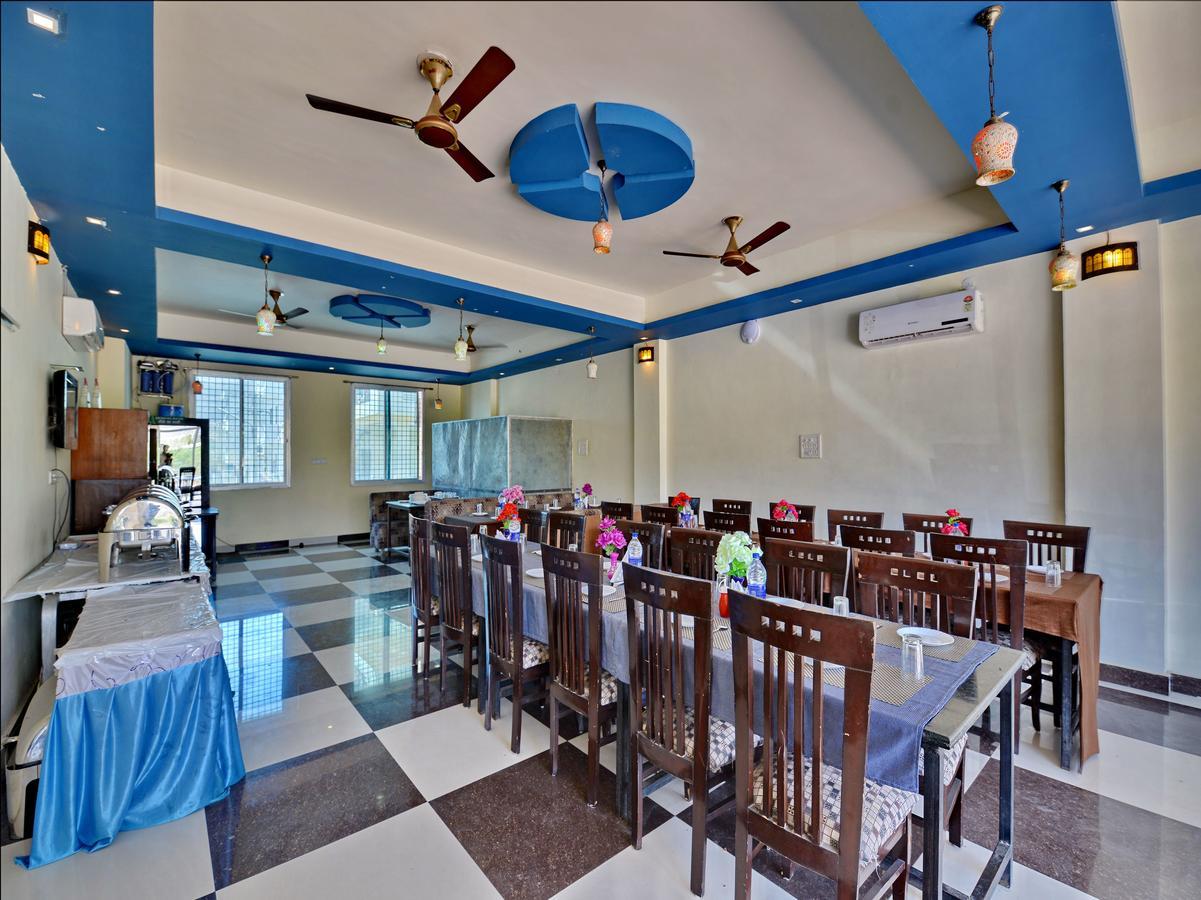 Oyo 2061 Hotel New Holiday Inn Аджмер Экстерьер фото